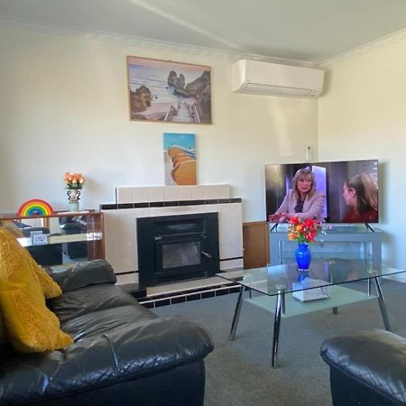 3 Bedroom Home By The Reserve ロトルア エクステリア 写真