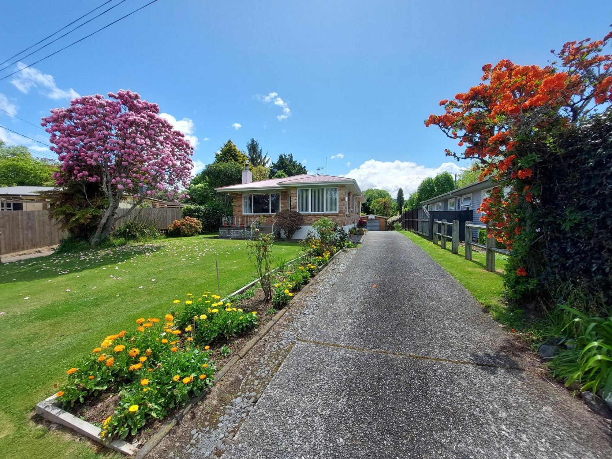 3 Bedroom Home By The Reserve ロトルア エクステリア 写真